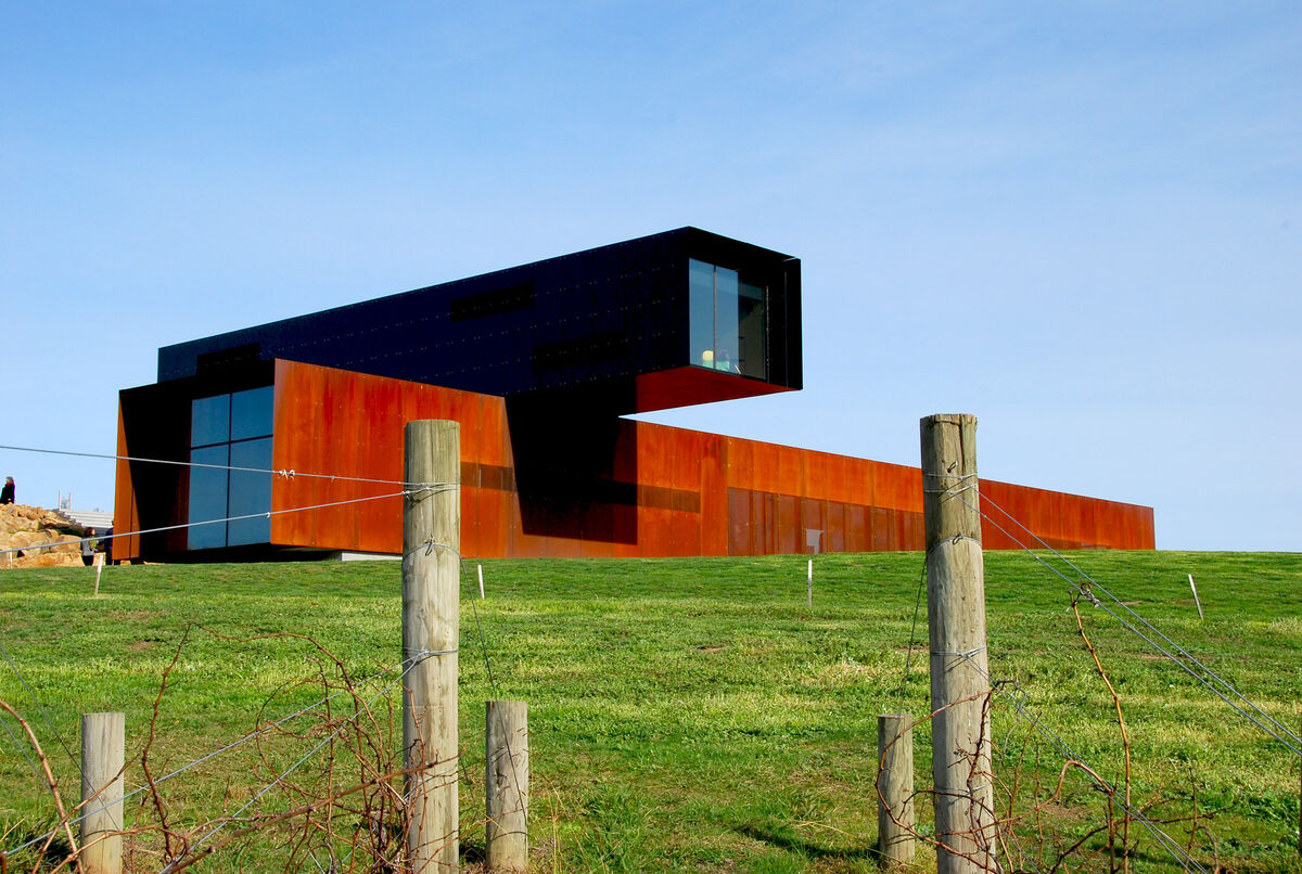 Denton Corker Marshall, View Hill House, 2012, Yarra Valley, Victoria, Australia. Photo by Rob Deutscher via Flickr.