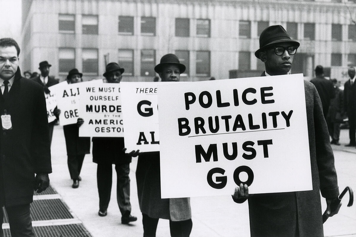 Gordon Parks S 1960s Protest Photos Reflect The Long History Of Police Brutality In The U S Artsy