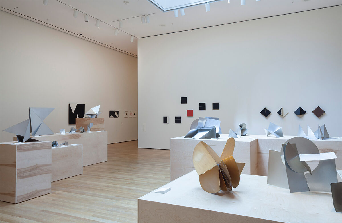 Installation view of “Lygia Clark: The Abandonment of Art, 1948–1988” at MoMA, 2014. © The Museum of Modern Art. Photo by Thomas Griesel. Licensed by SCALA / Art Resource, NY and “The World of Lygia Clark” Cultural Association.