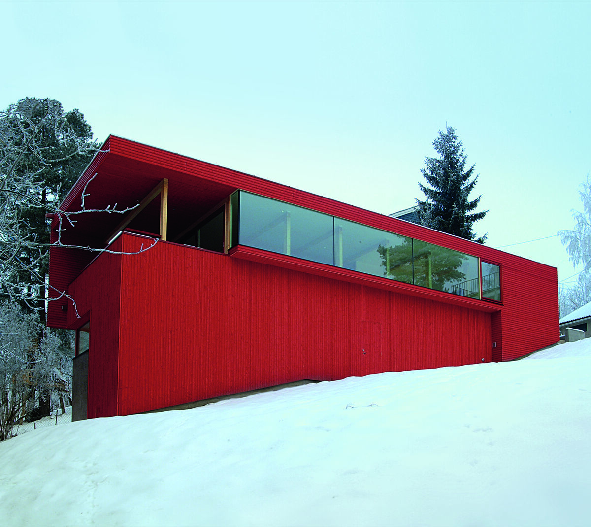 Jarmund/Vigsnæs Arkitekter, The Red House, 2002, Oslo, Norway. Photo by Nils Petter Dale. Courtesy of Phaidon.
