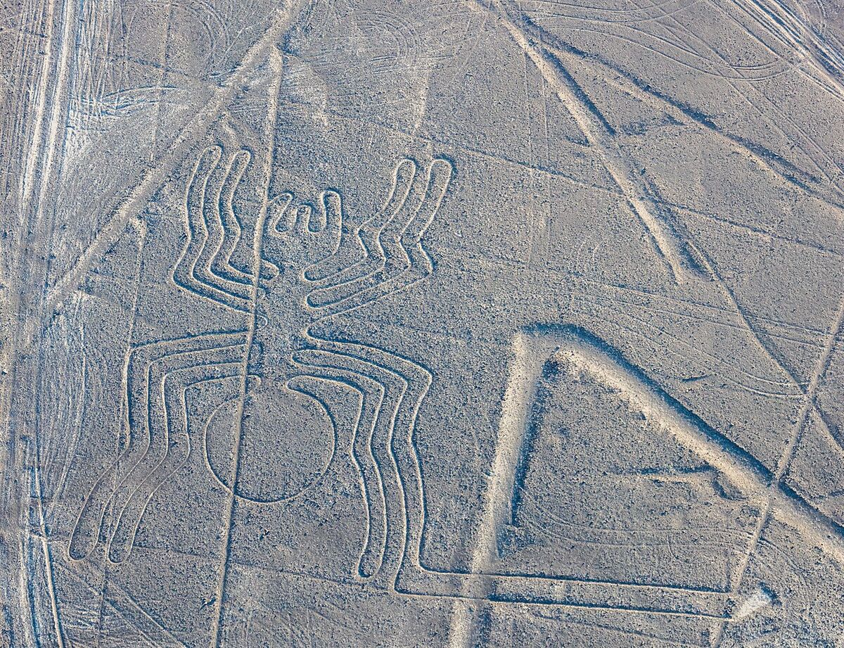 Nazca Lines. Image via Wikimedia Commons.