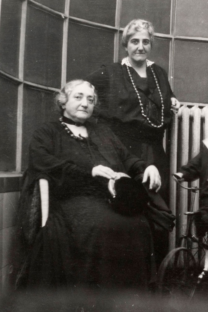 Claribel and Etta Cone in Michael Stein’s rue de la Tour apartment, Paris, ca. 1922-26. Claribel and Etta Cone Papers, Archives and Manuscripts Collections, The Baltimore Museum of Art.