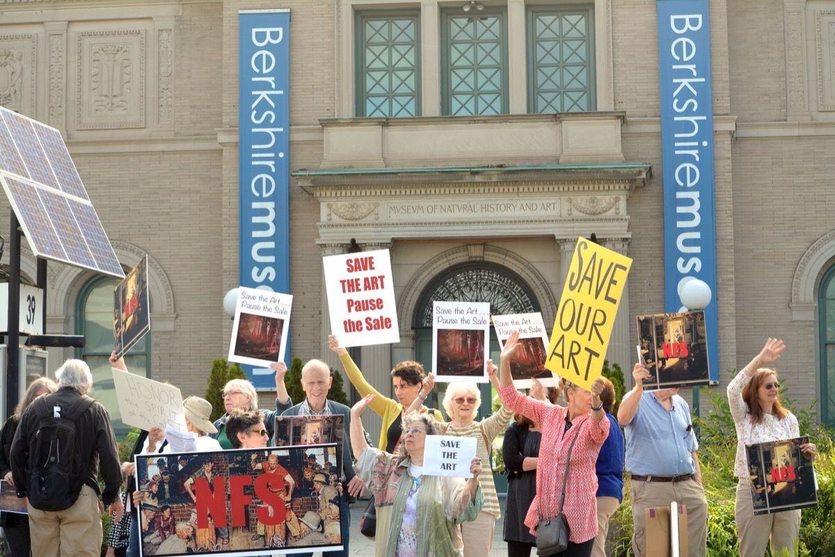 Protestors at the Berkshire Museum in August. Photo by Gillian Jones for the Berkshire Eagle.