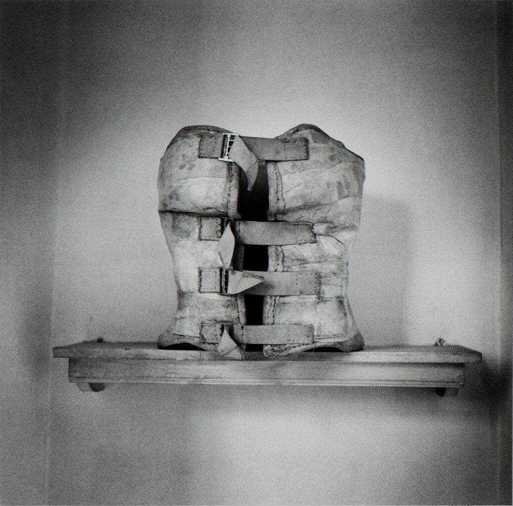 El baño de Frida (corset en el estante), Coyoacán, México