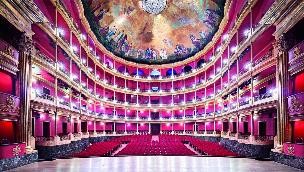 A German Photographer Captures The World Class Allure Of Mexico S Theaters And Palaces Artsy