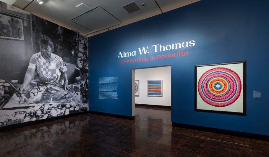 How Alma Thomas Arrived at Her Seminal Style of Vibrant Abstract