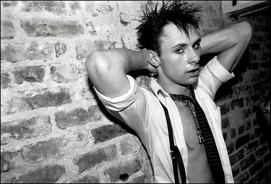 These Photographs Capture the Defiant Sexuality of Punk | Artsy