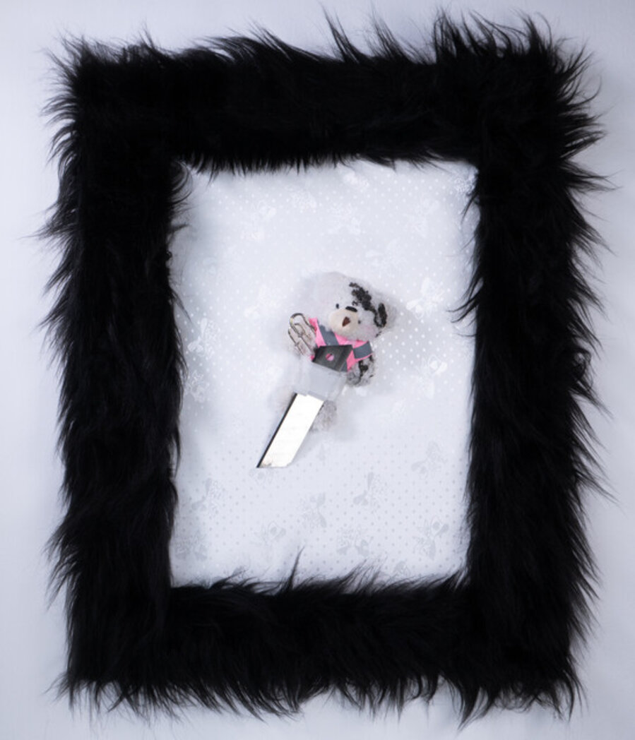 Knife Play (Black 14)