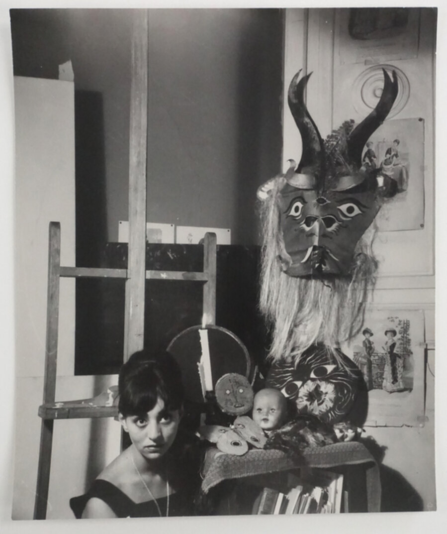 Mujer y mascara, Ciudad de Mexico