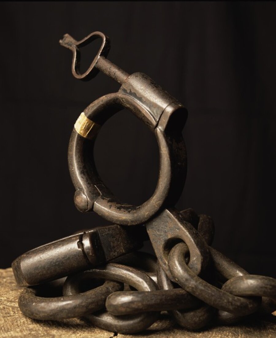 Iron shackle, (Torture)