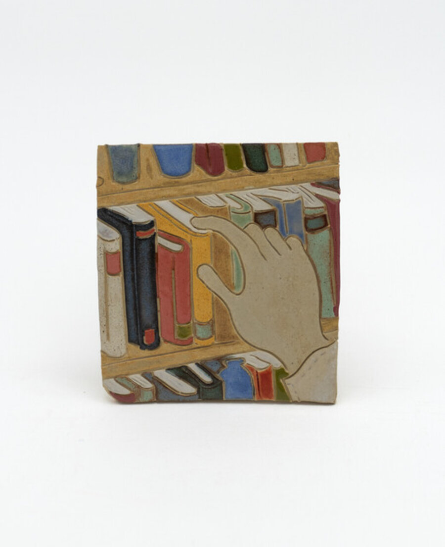 Hand (bookshelf)