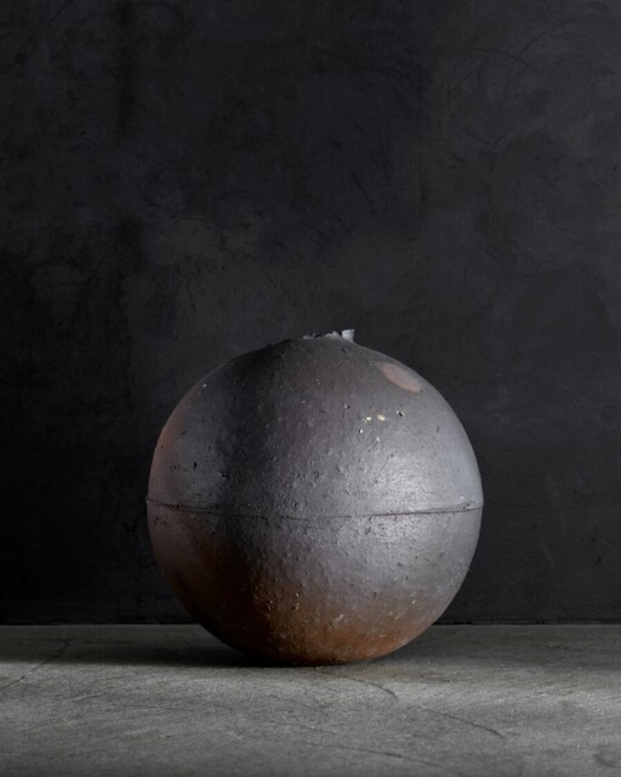 Large vase in Bizen style