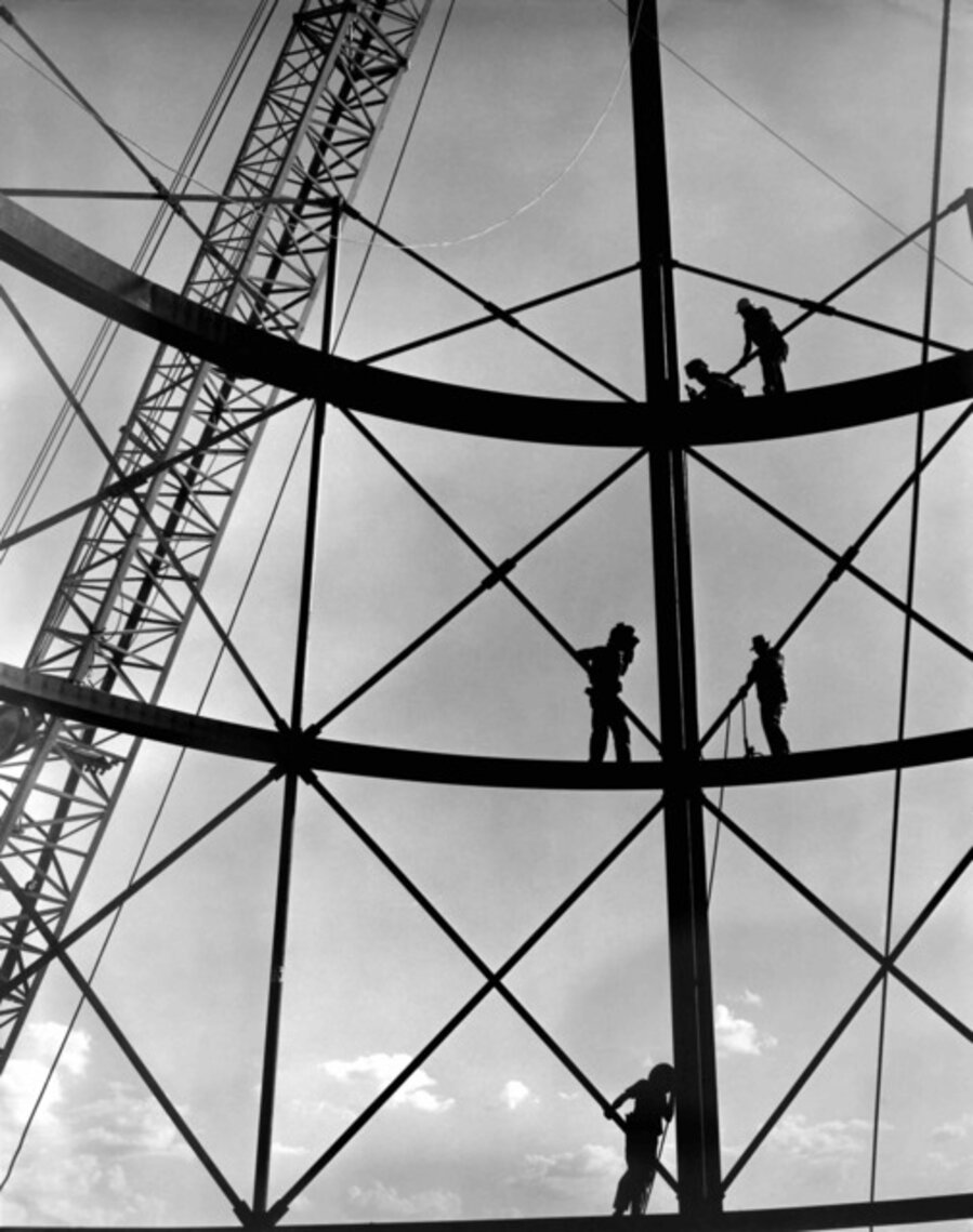 Construction (Mamonal, Colombia)