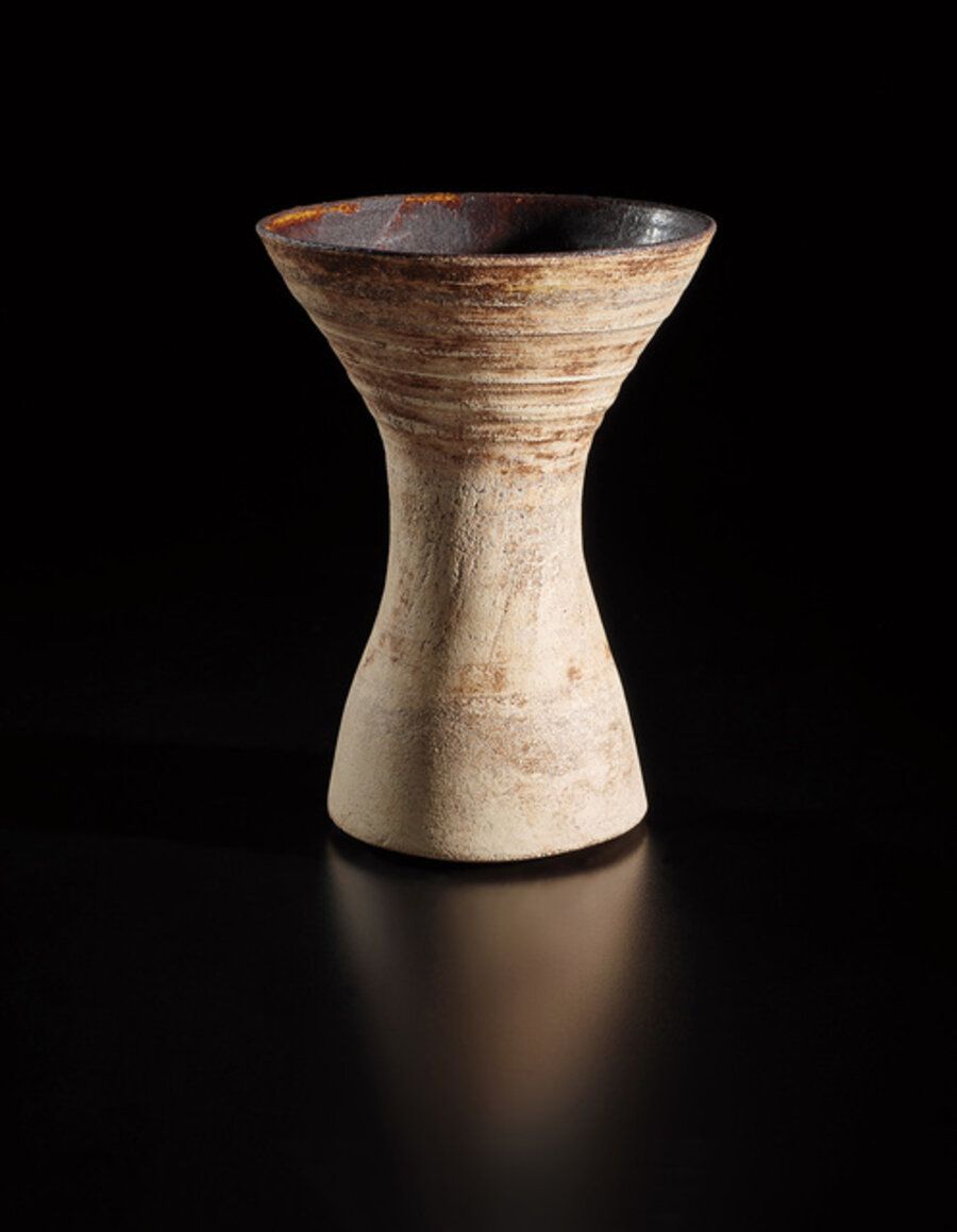 Small-waisted form
