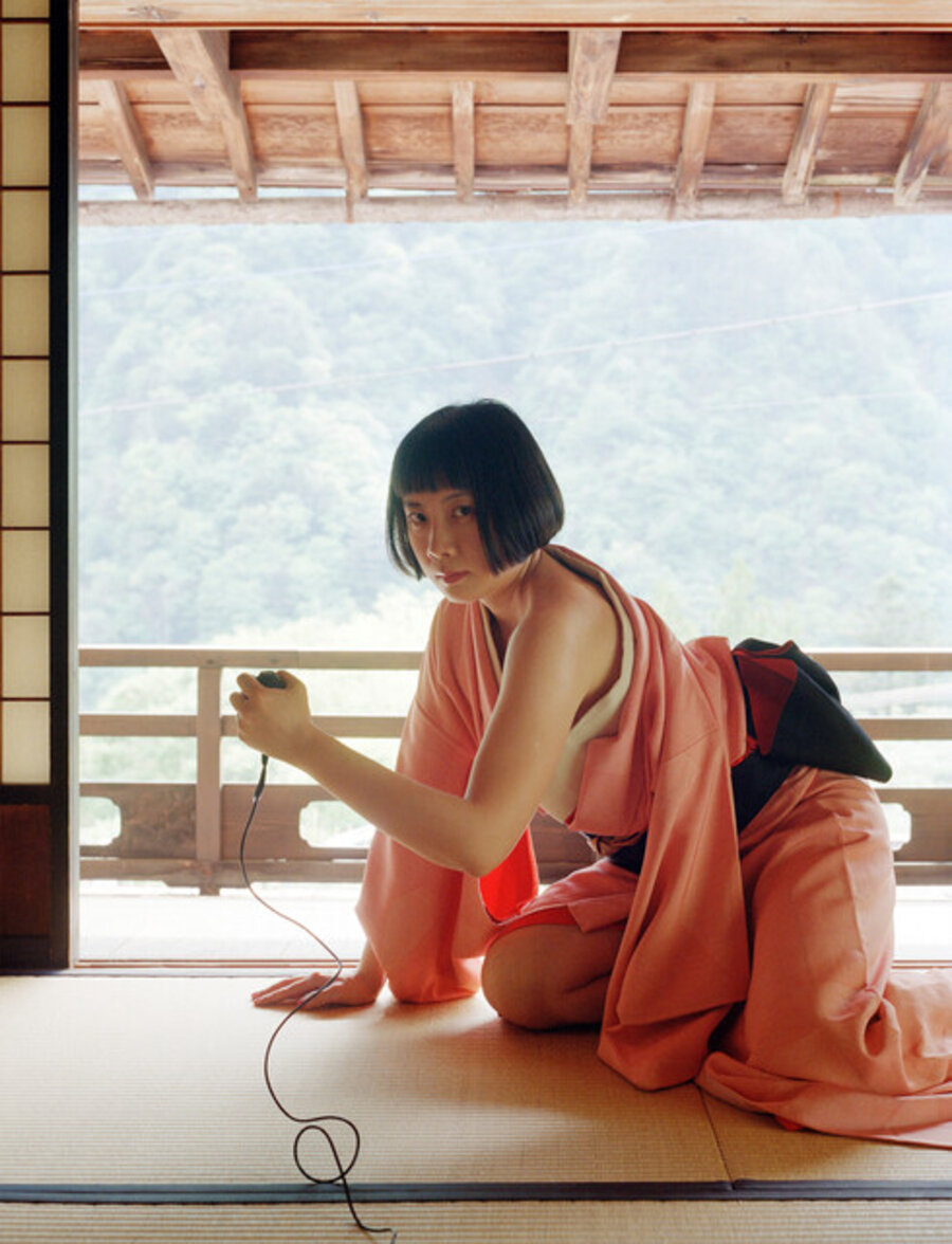 The Woman Who Clicks the Shutter