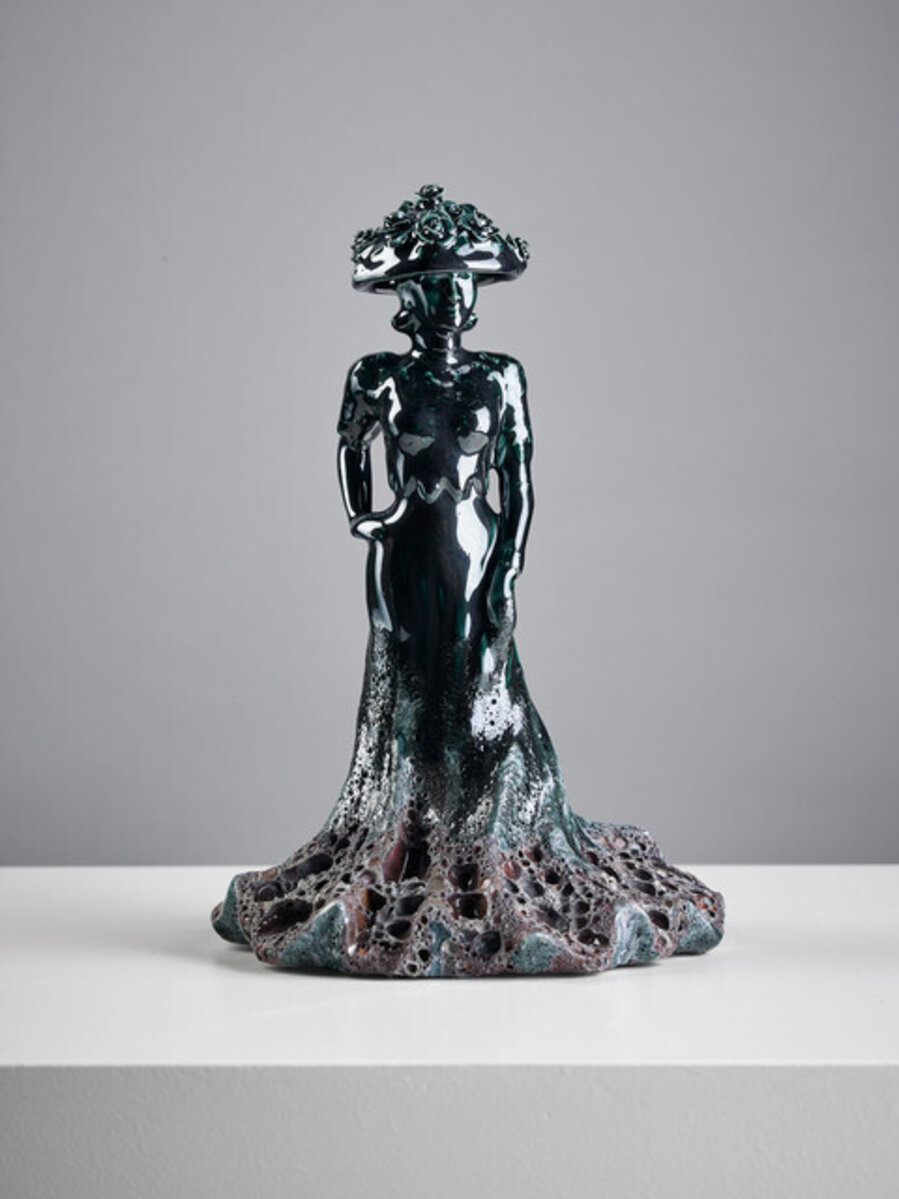 Coalport Ladies Of Fashion Liz Figurine Modelled By Jenny Oliver