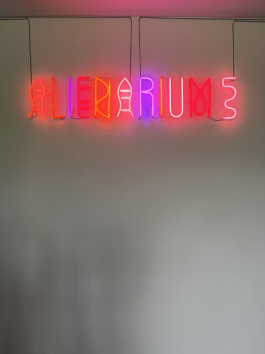 Alienarium 5 (Neon)