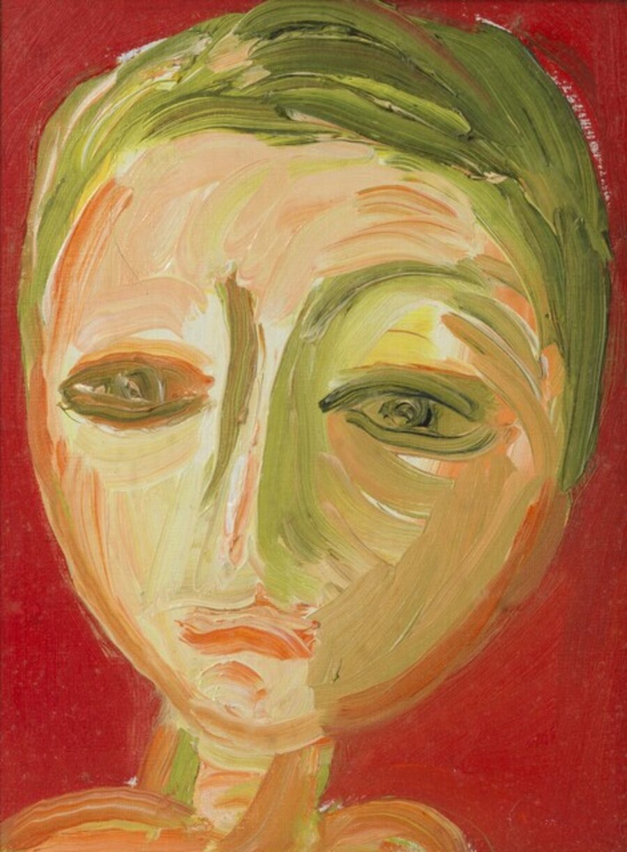 Testa fondo rosso