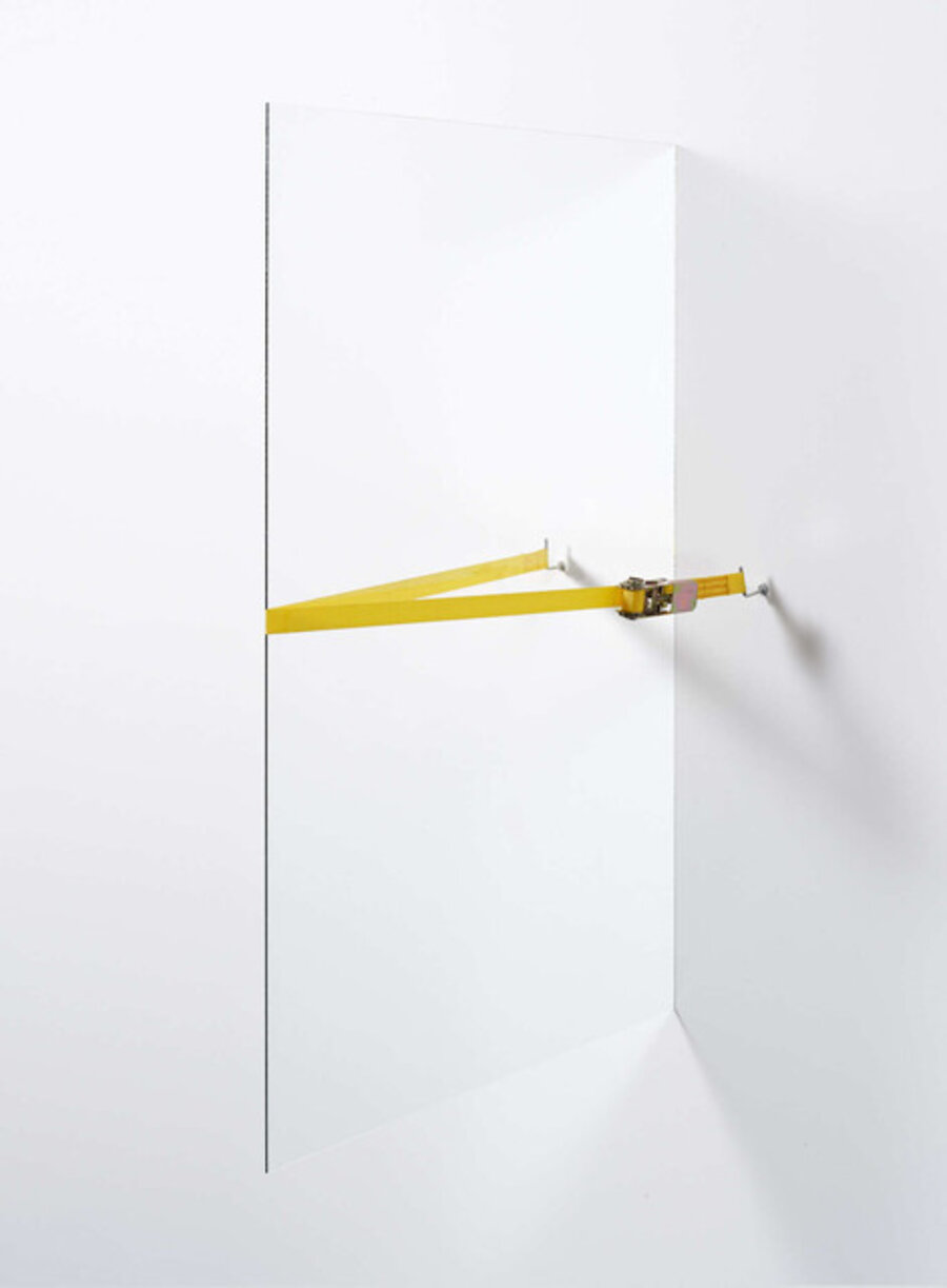 Untitled (abbraccio nel muro)