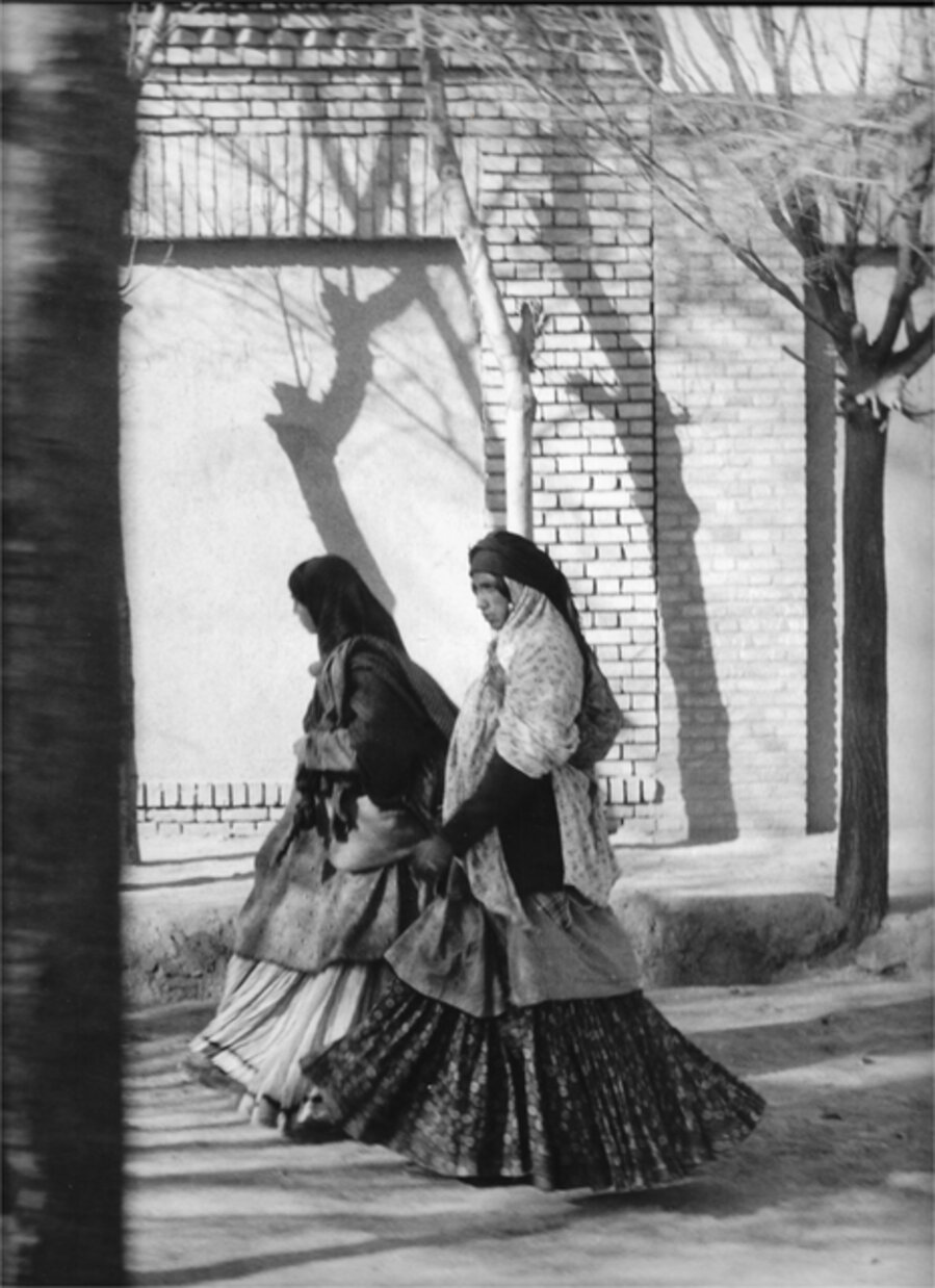 Nomad women in Teheran