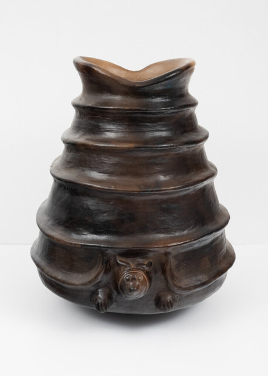 Cantaro con relieve