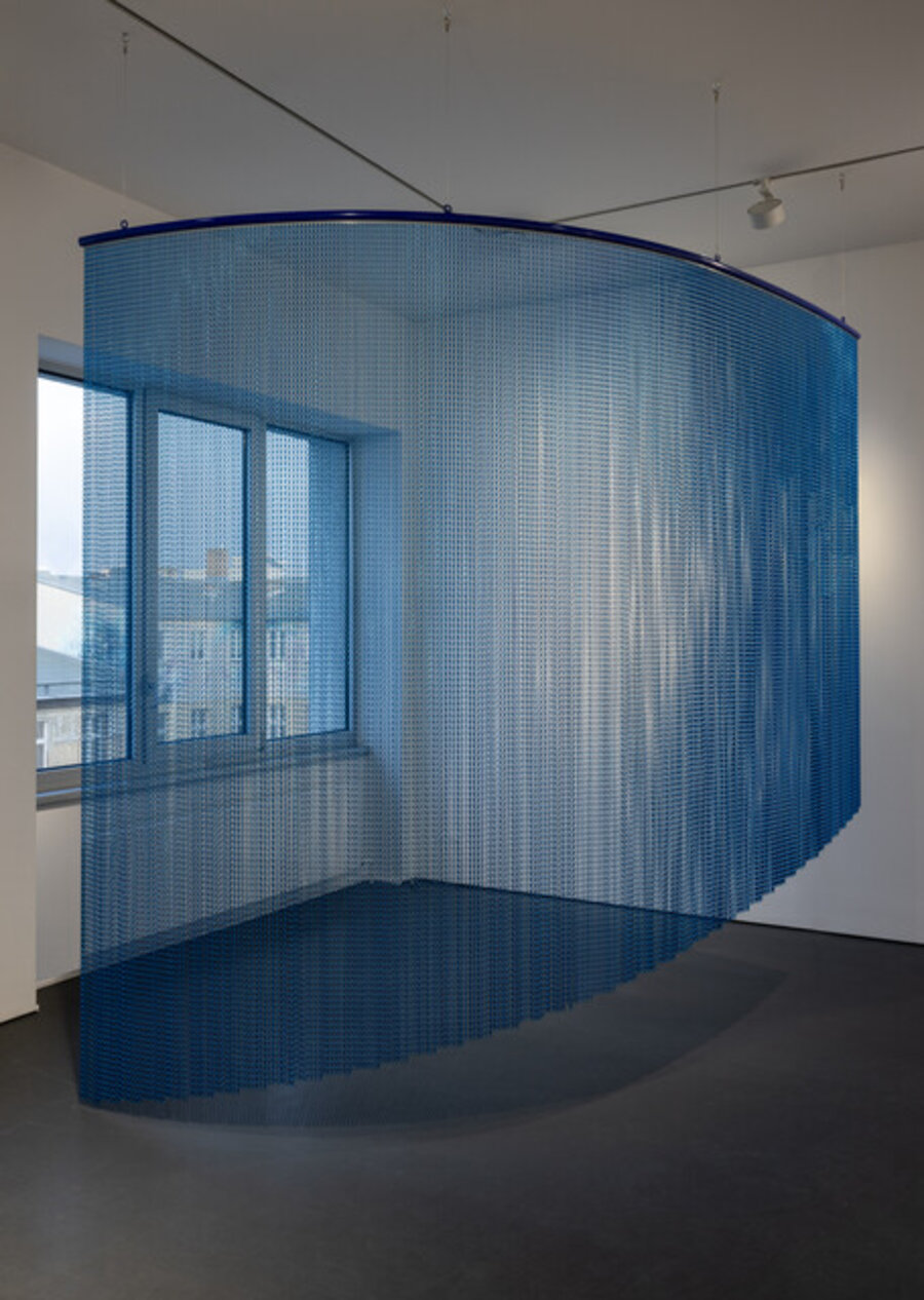 Curved Curtain #05