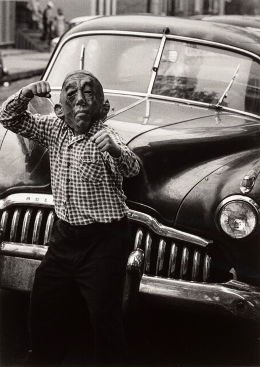 Untitled, Chicago (boy wearing mask)