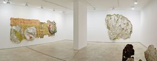 El Anatsui: Trains of Thought, installation view
