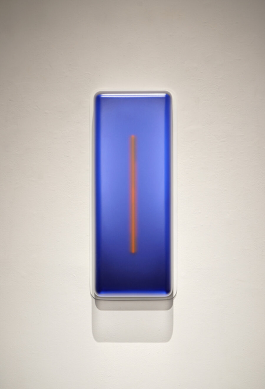 Vacuum Small Vertical Light-Glyph (Blue)