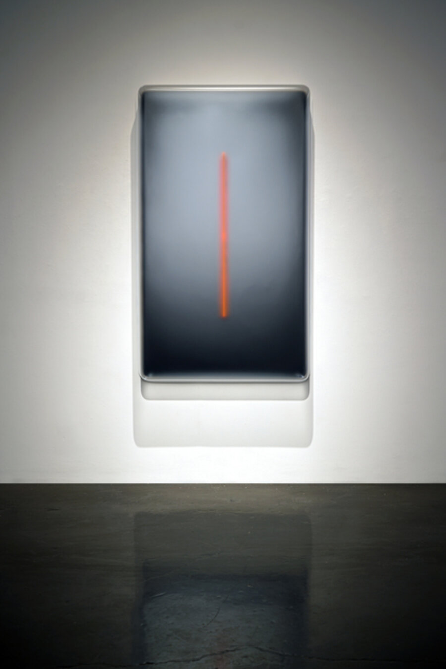 Vacuum Vertical Light-Glyph (Charcoal)