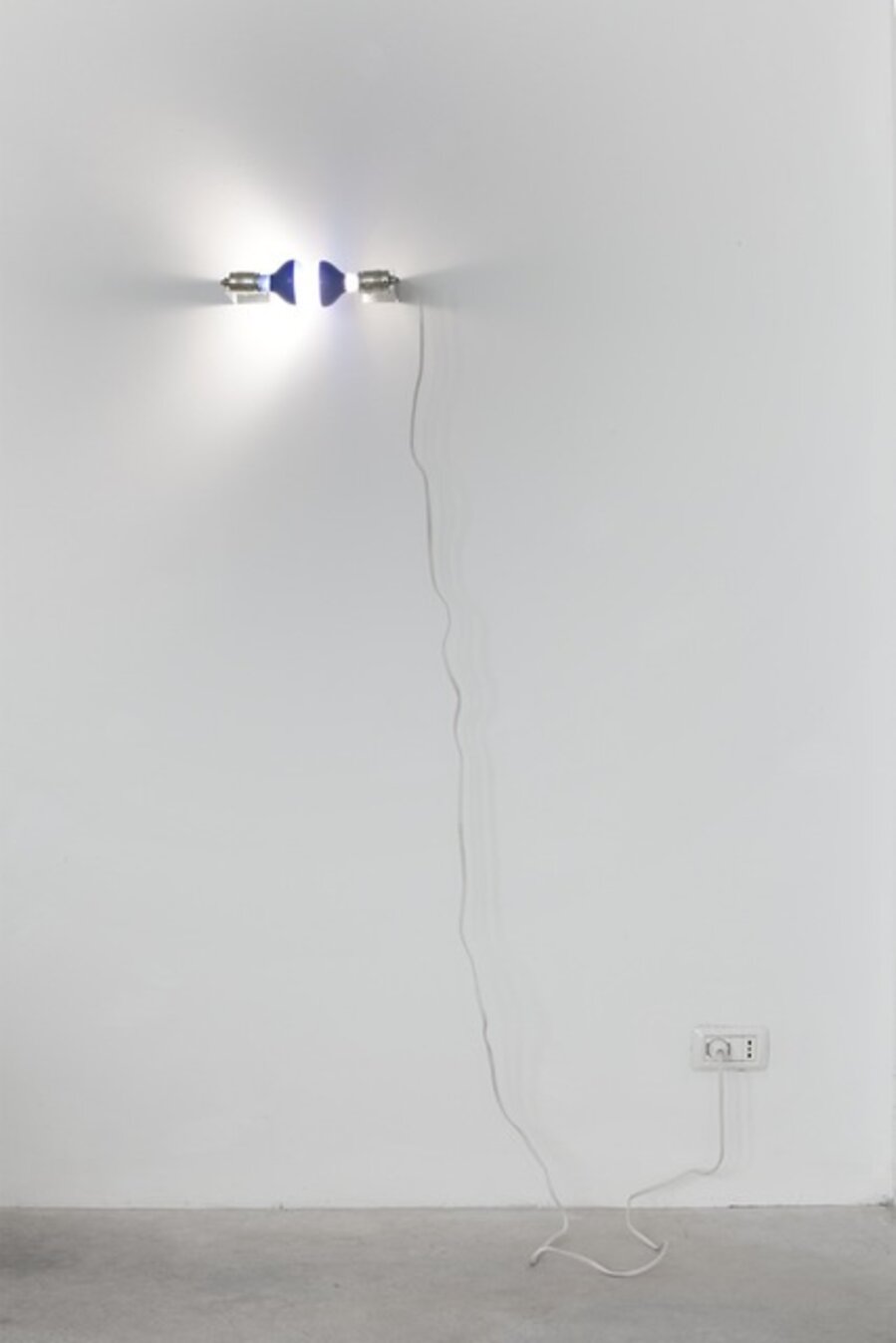 Two Lights (daylight bulbs)
