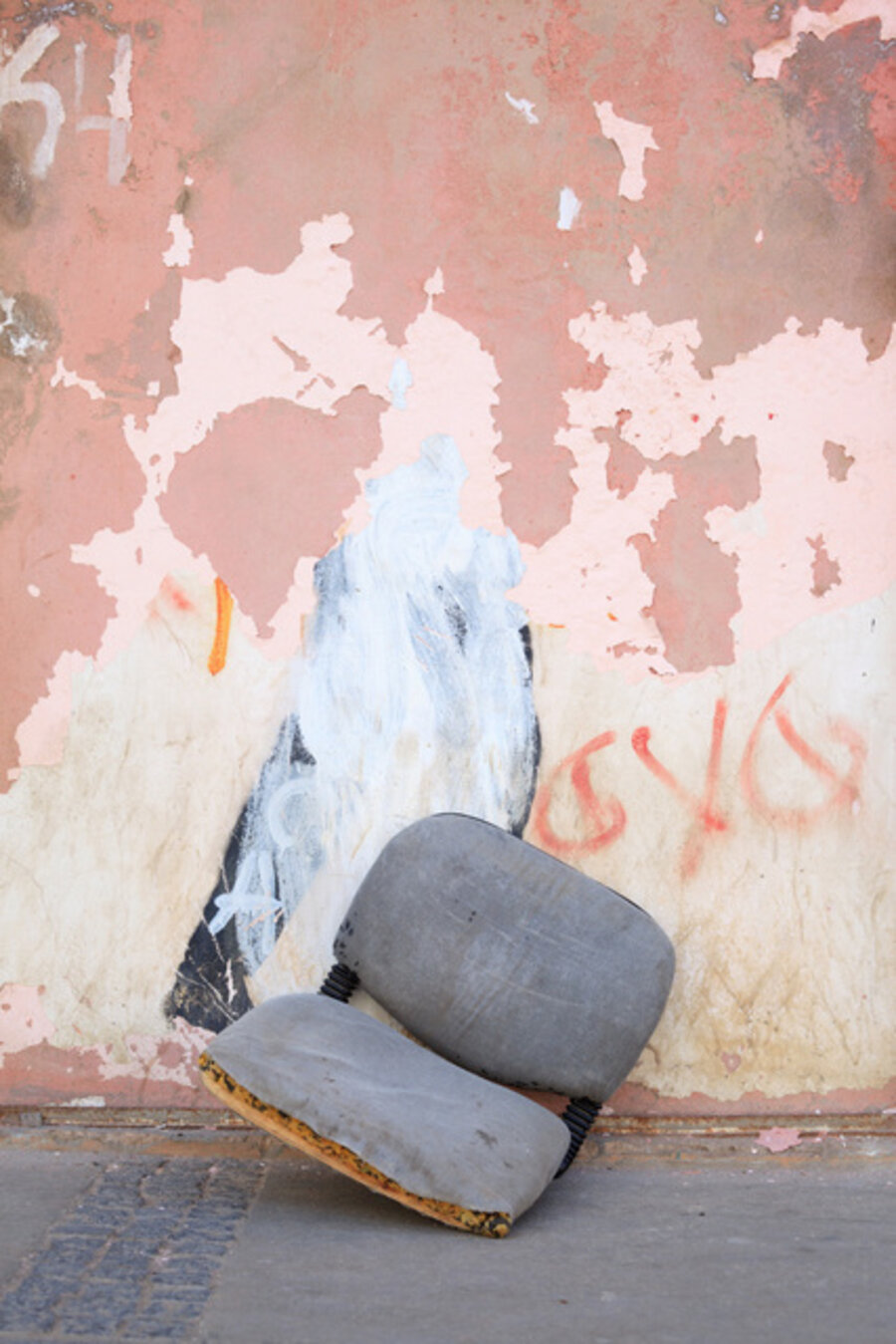 Found Not Taken, Luanda