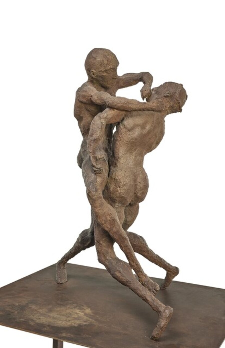 Wrestlers in a hand to hand fight / Lutteurs corps à corps