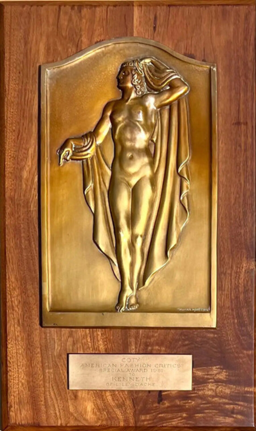 1961 Coty Award Plaque to Kenneth, First Celebrity Hairdresser Jacqueline Onassis Bronze, Marilyn Monroe, Fashion