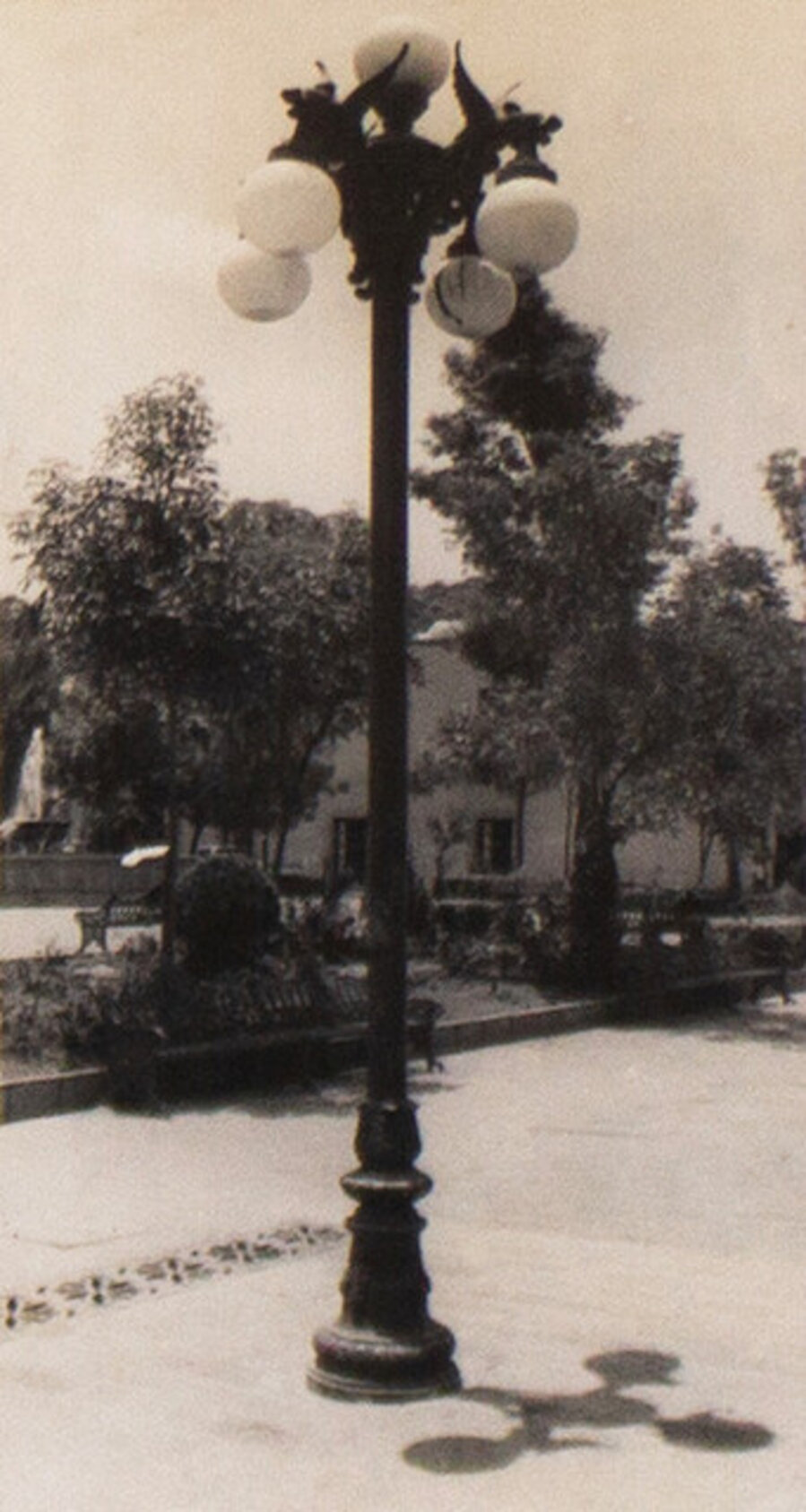 Untitled (Lamppost)