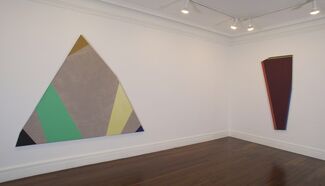 Kenneth Noland: Color and Shape 1976–1980, installation view