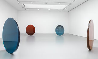 De Wain Valentine: Works from the 1960s and 1970s, installation view