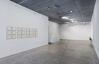 Barry Le Va: Cleaved Wall, installation view