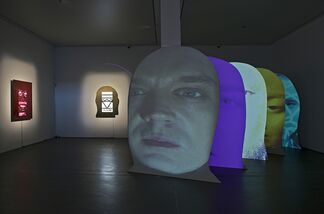 TONY OURSLER »𝗉𝖴#\*𝖼«, installation view