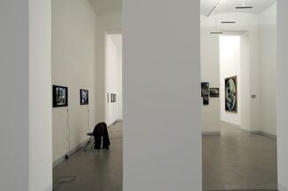 Raum mit Licht at Art16, installation view