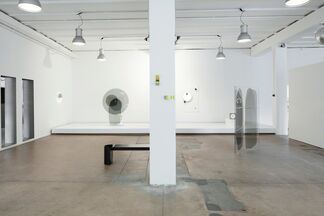OS ∆ OOS – SYN-THE-SIS, installation view