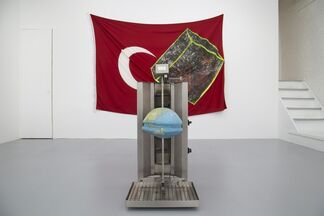 Volkan Diyaroglu- I Exhibit, therefore I Die, installation view