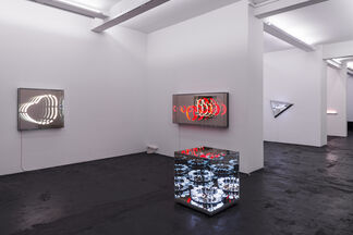 Brigitte Kowanz »Dots and Dashes«, installation view