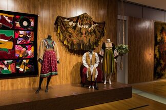 Counter-Couture: Handmade Fashion in an American Counterculture, installation view