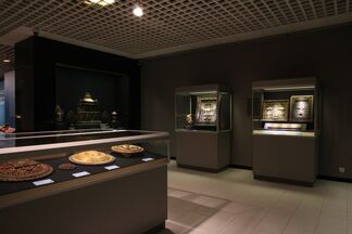 Jewels of Transcendence: Himalayan and Mongolian Treasures, installation view