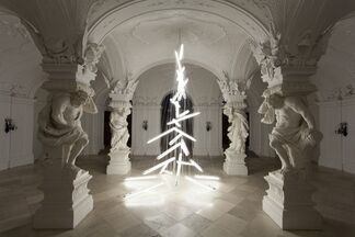 Belvedere Christmas Tree 2015: Under the Weight of Light by Manfred Erjautz, installation view