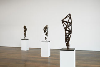 Conrad Shawcross : Inverted Spires and Descendent Folds, installation view