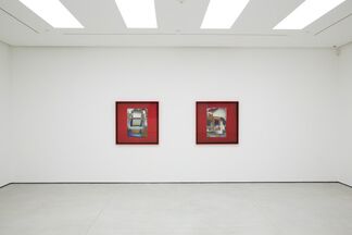 Larry Bell: Light and Red, installation view