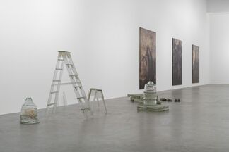 Simultaneity Biases, installation view