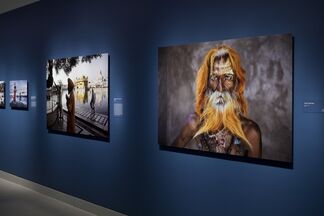 Steve McCurry: India, installation view